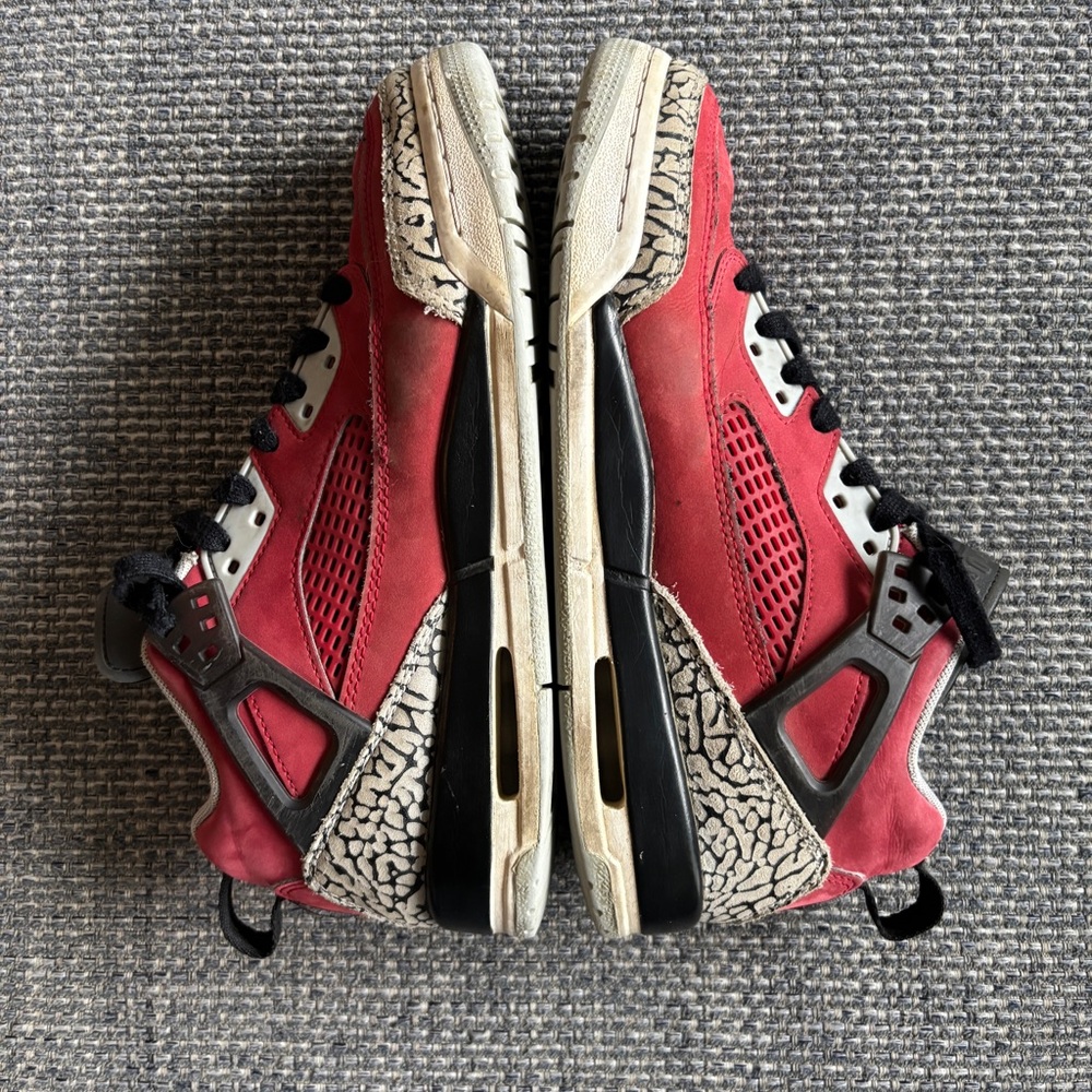 🔥 Jordan Boys Spizike Low Shoes | Toro Colorway - Black/Red/Gray | Sz 7 🔥